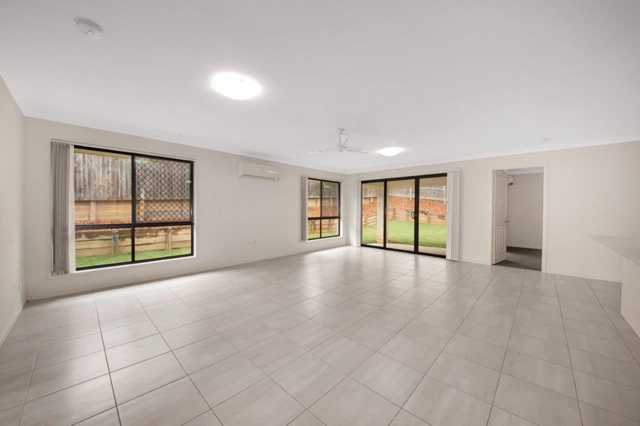 19 Deveney Drive, Kirkwood QLD 4680, Kirkwood - Thumbnail 7