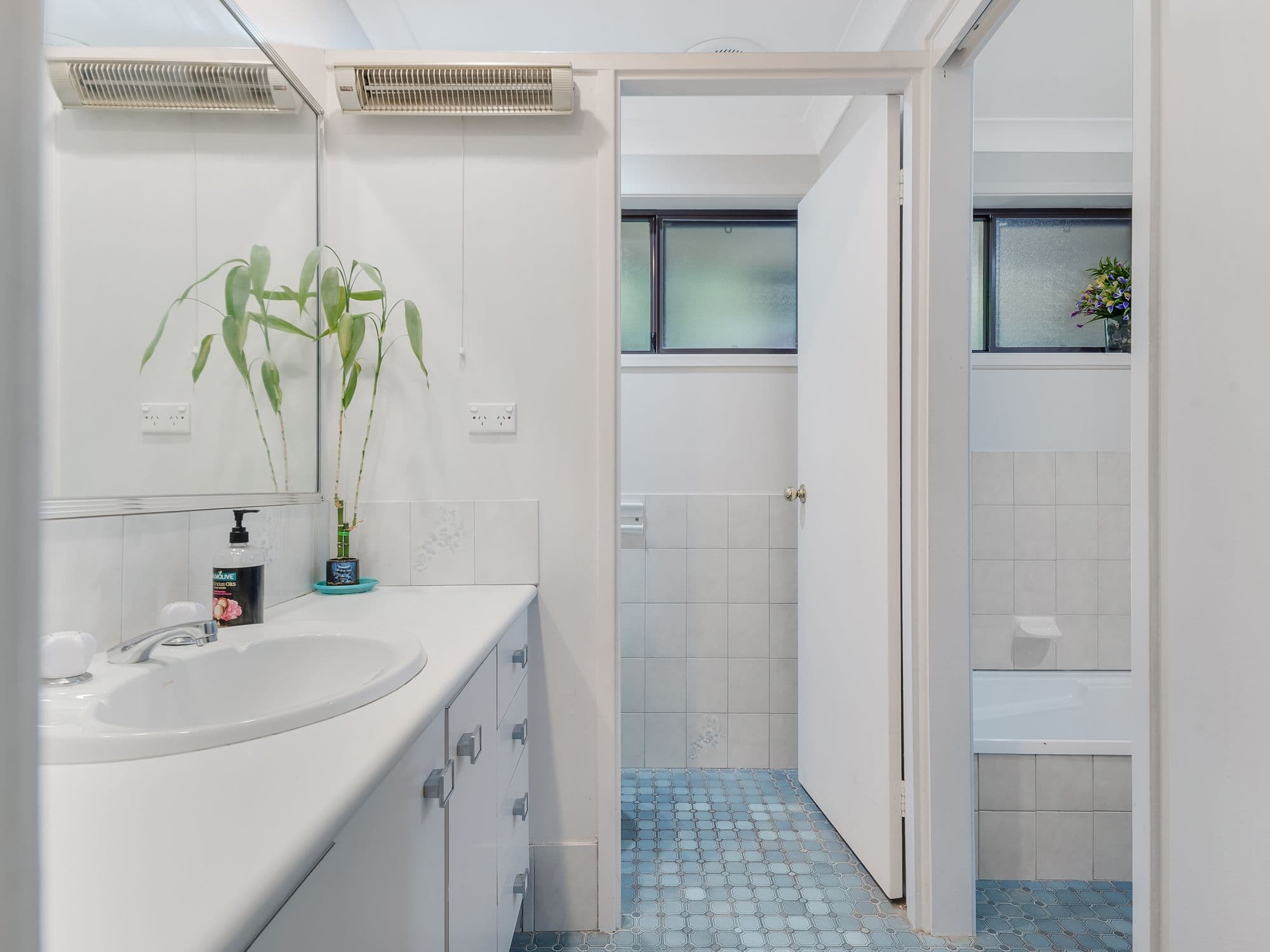 35 Ballantrae Drive, St Andrews NSW 2566, St Andrews - Thumbnail 8
