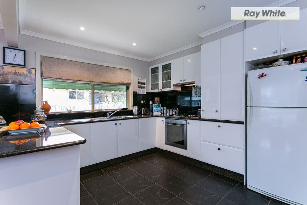 13 Sunhill Avenue, MCCRAE VIC 3938, McCrae - Thumbnail 2