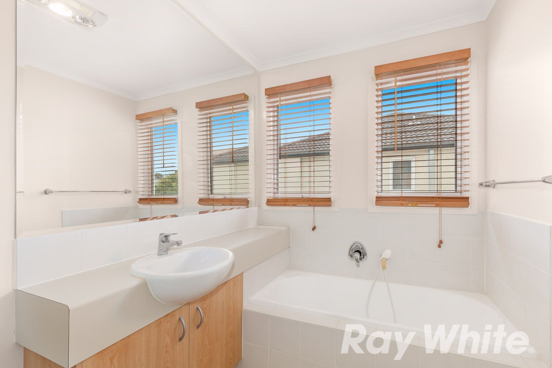 121 Sovereign Manors Crescent, Rowville VIC 3178, Rowville - Thumbnail 6
