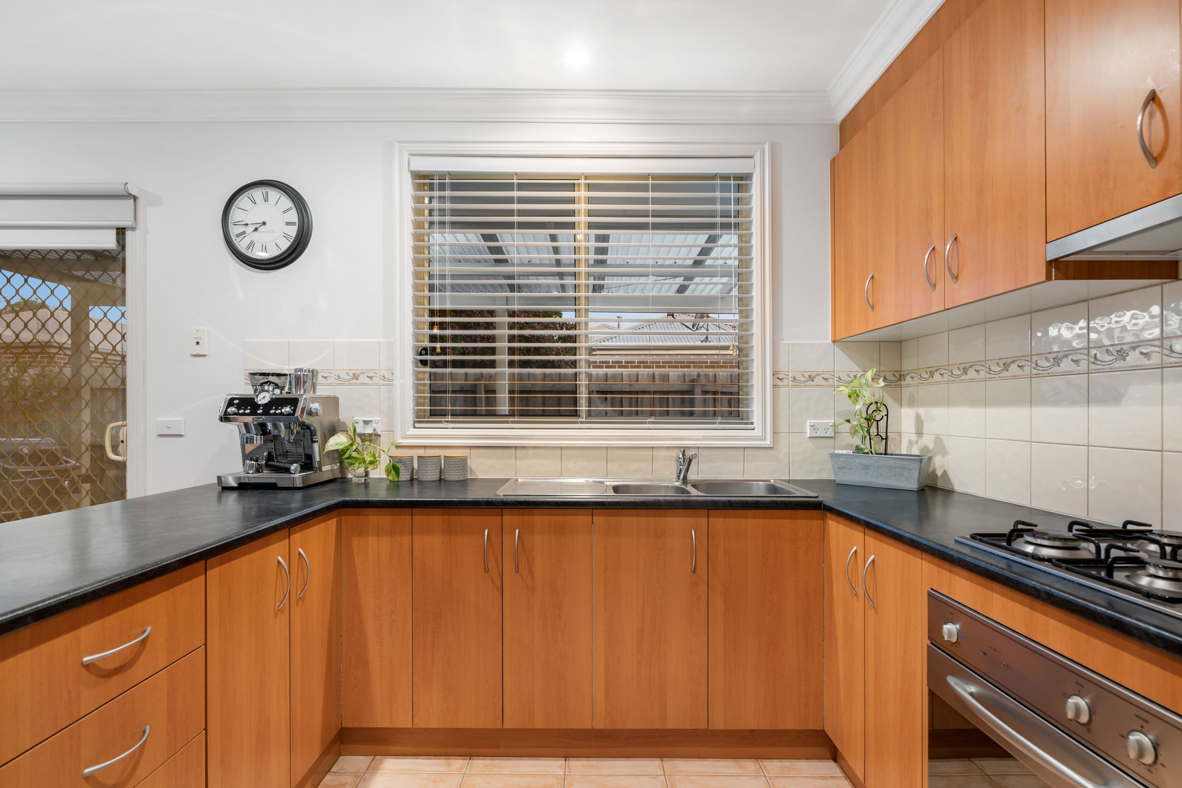 96-98 Thames Boulevard, Werribee VIC 3030, Werribee - Thumbnail 3