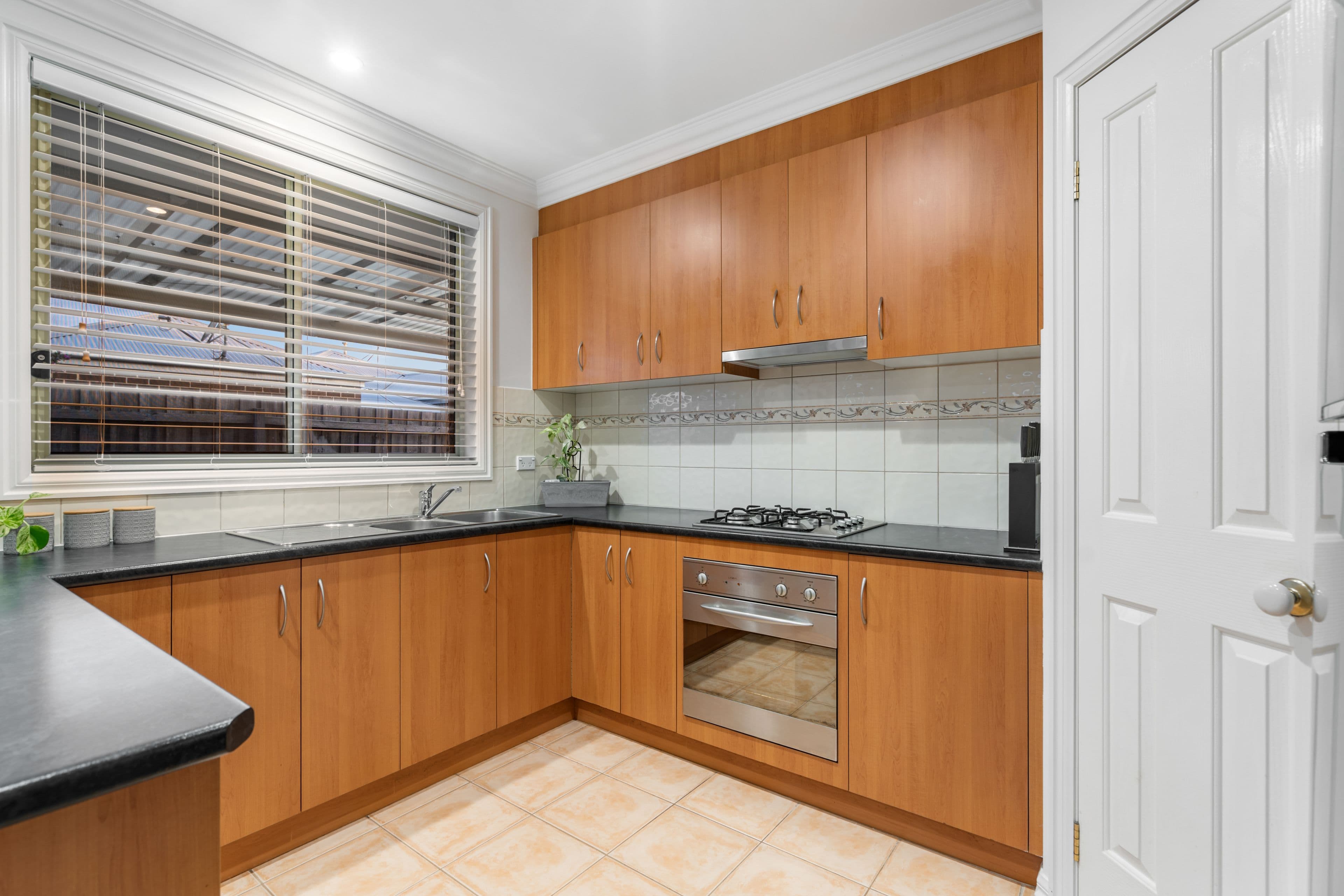 96-98 Thames Boulevard, Werribee VIC 3030, Werribee - Thumbnail 4