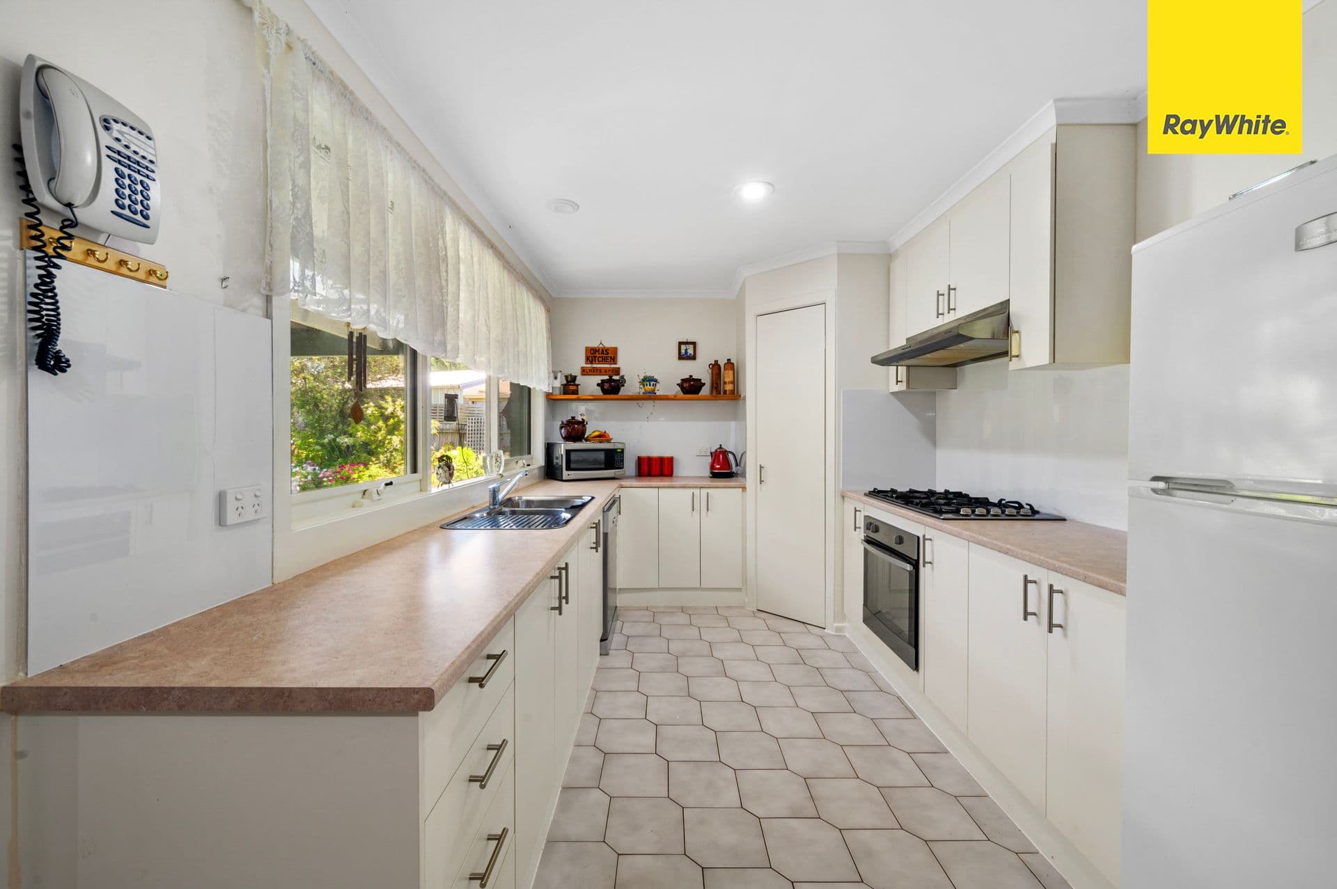 8 Gandara Court, Kurunjang VIC 3337, Kurunjang - Thumbnail 5