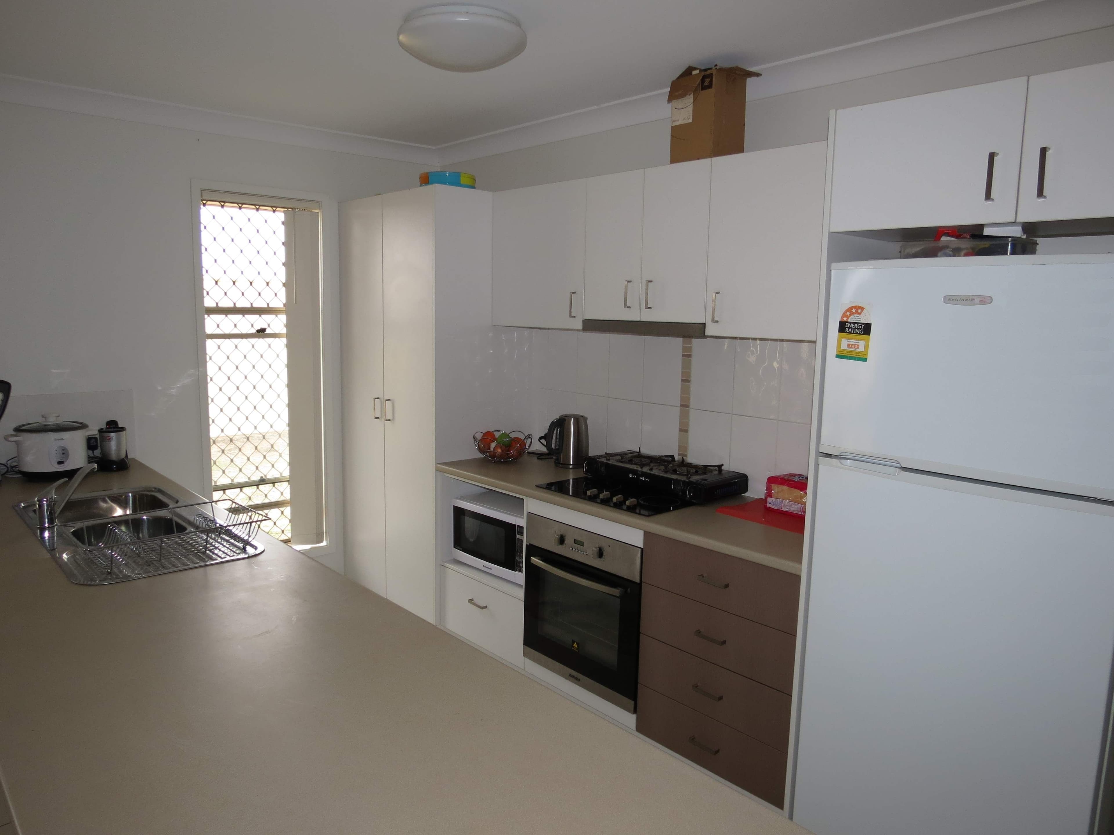 2 Suncrest Street, Emerald QLD 4720, Emerald - Thumbnail 2