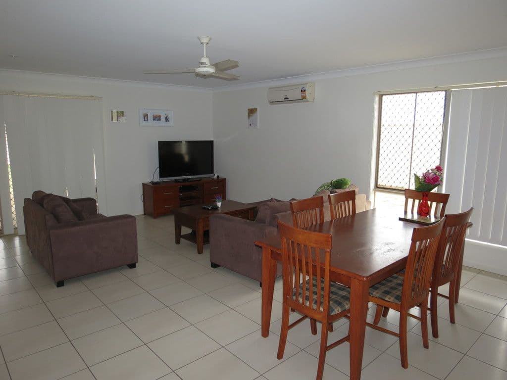 2 Suncrest Street, Emerald QLD 4720, Emerald - Thumbnail 4