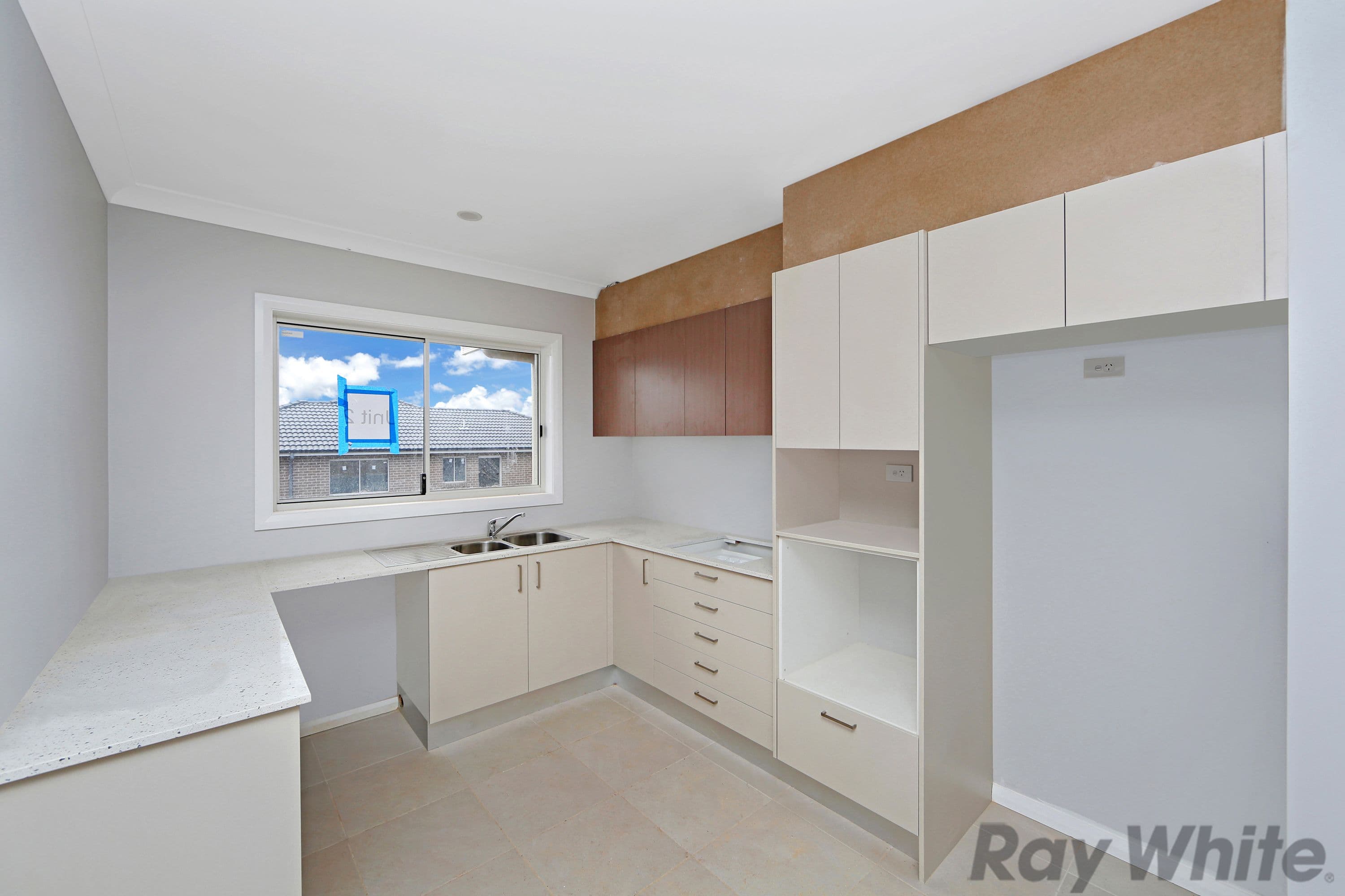 13 Skyline Street, Gorokan - Thumbnail 3