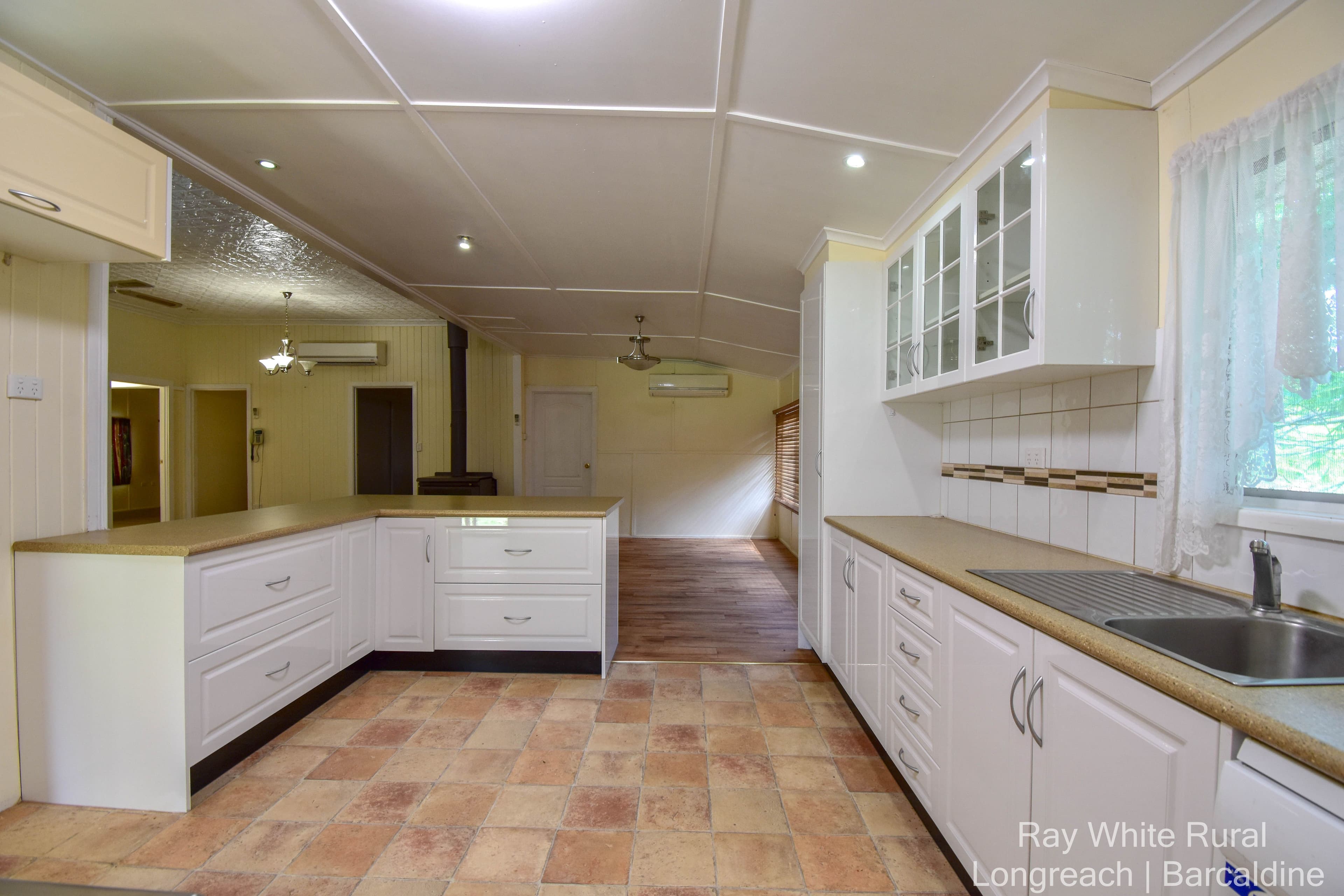 28 Eagle Street, Longreach QLD 4730, Longreach - Thumbnail 5