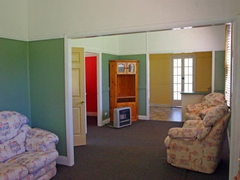 65 Raglan Street, WINGEN NSW 2337, Wingen - Thumbnail 2