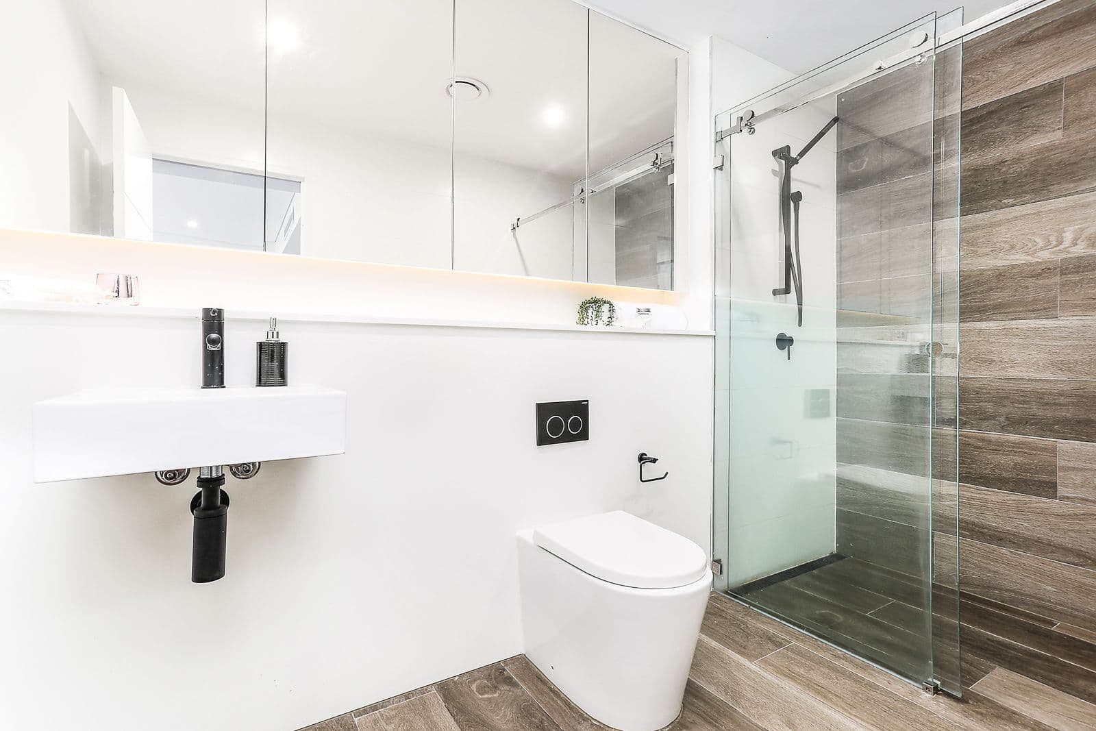 13-15 Mentmore Avenue, Rosebery NSW 2018, Rosebery - Thumbnail 7