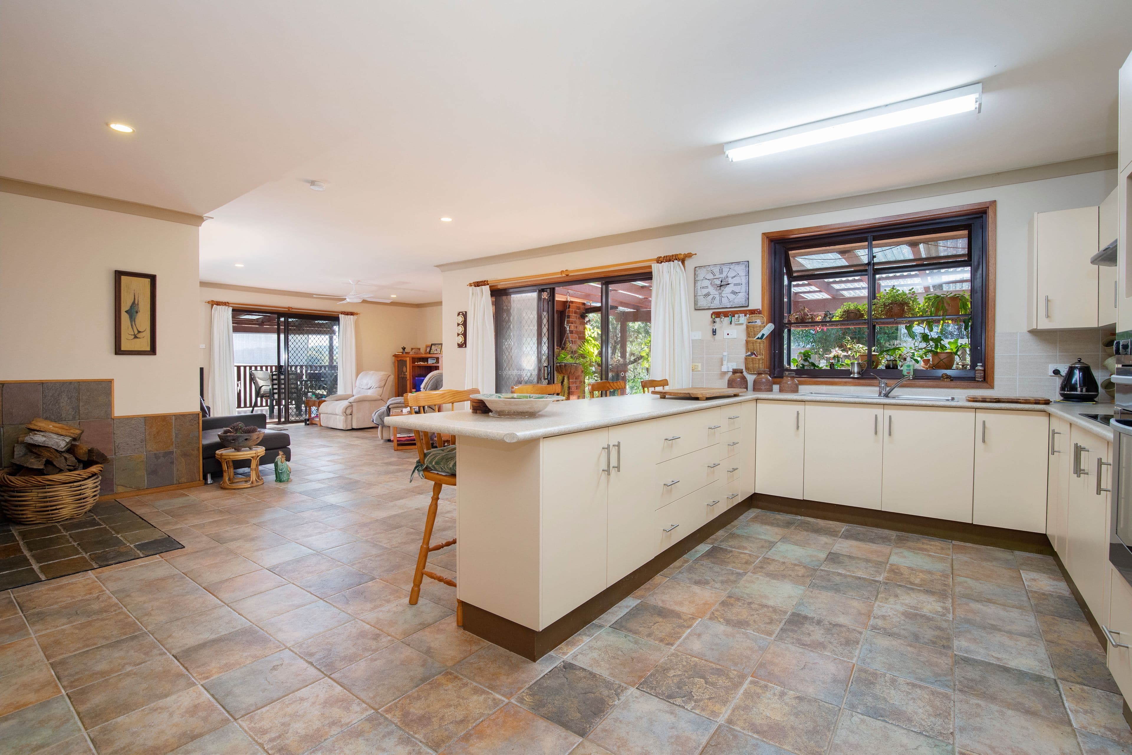 19 Suffolk Drive, Valentine NSW 2280, Valentine - Thumbnail 4