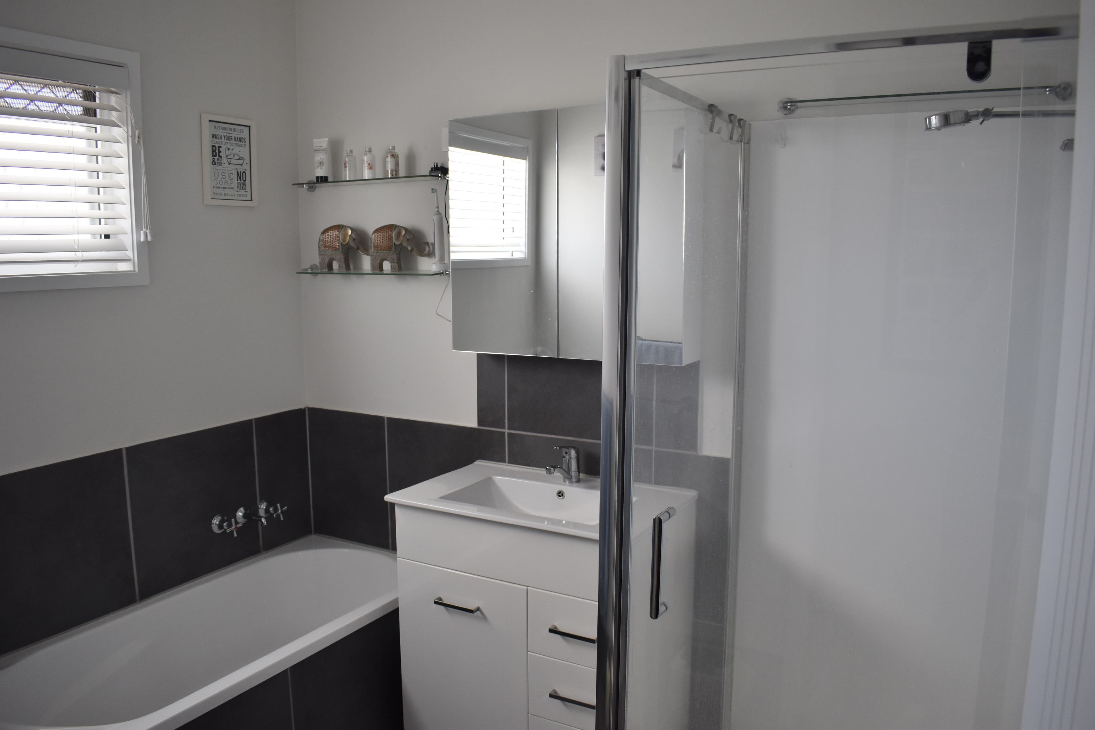39 Alamein Drive, Emerald QLD 4720, Emerald - Thumbnail 5