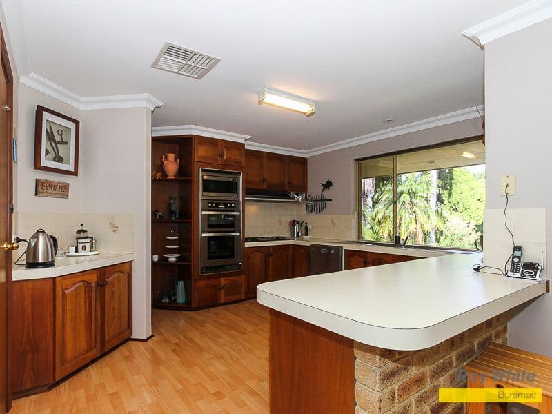 20 Peak View, Ballajura WA 6066, Ballajura - Thumbnail 4