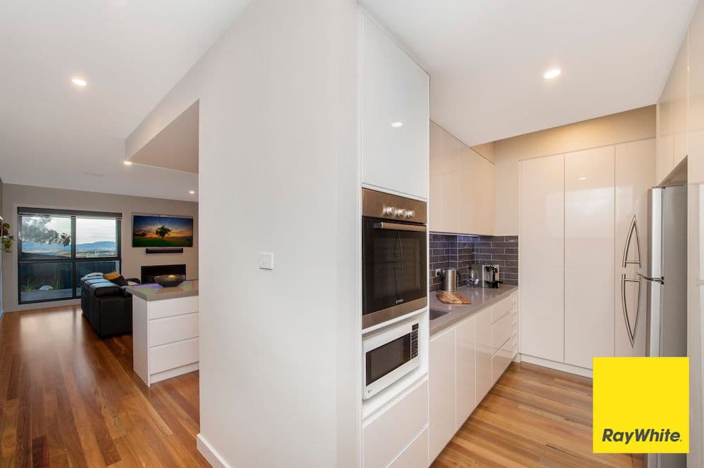 87 Waterfall Drive, Jerrabomberra - Thumbnail 6