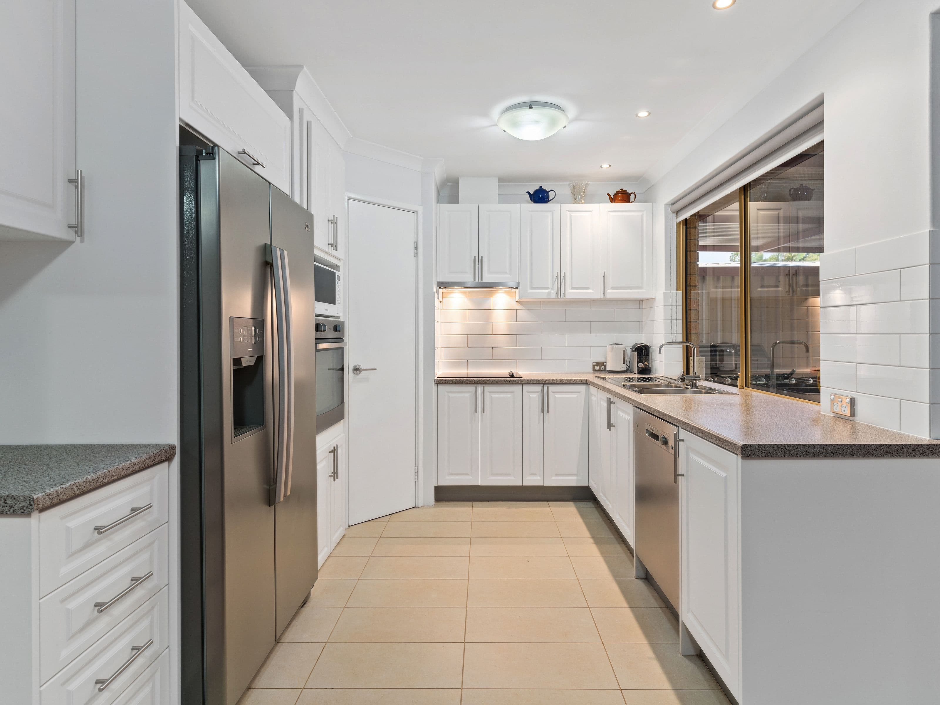 17 Hillview Rise, Cooloongup WA 6168, Cooloongup - Thumbnail 3