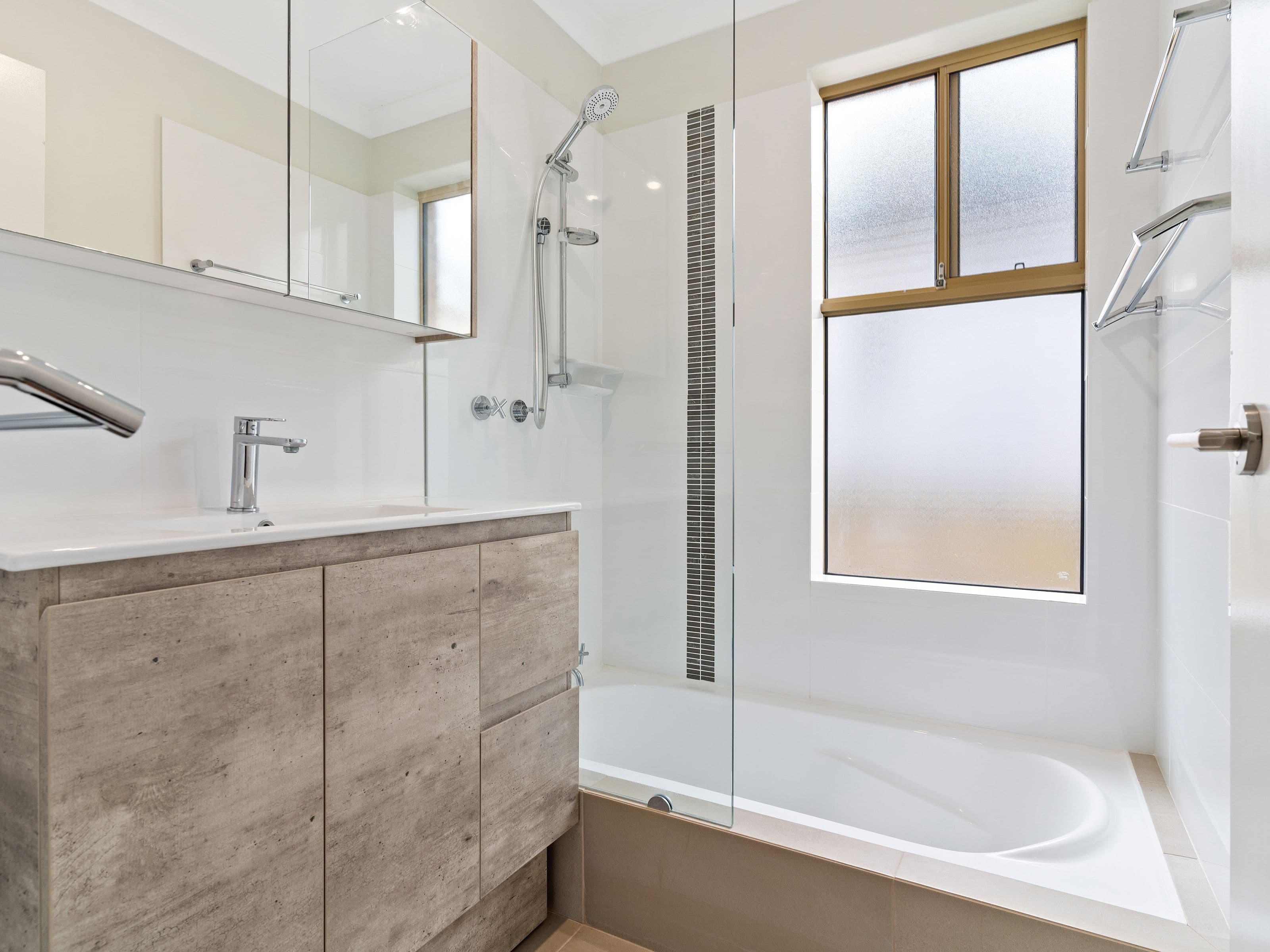 17 Hillview Rise, Cooloongup WA 6168, Cooloongup - Thumbnail 8