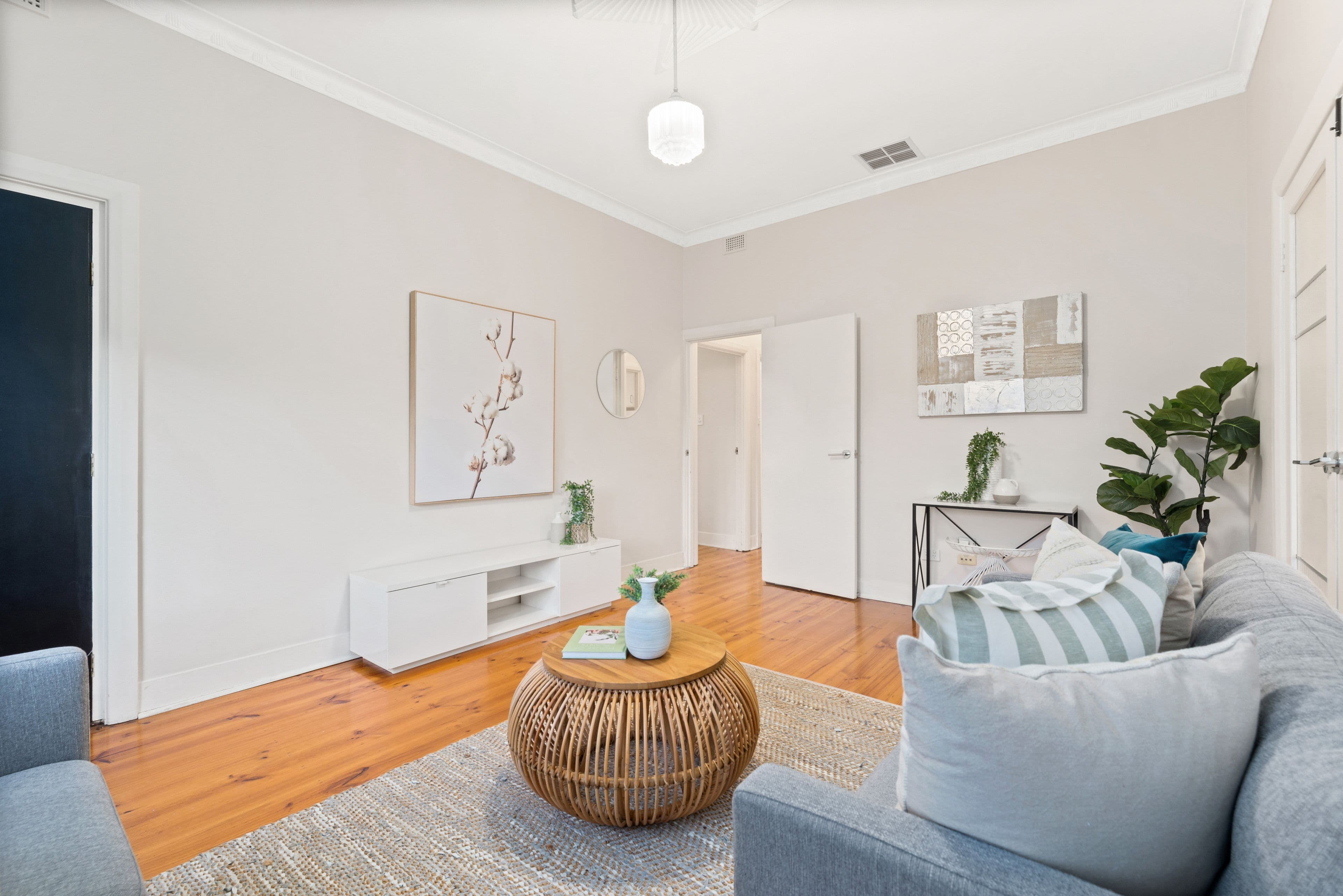 62 Mitchell Street East, Seaton SA 5023, Seaton - Thumbnail 4