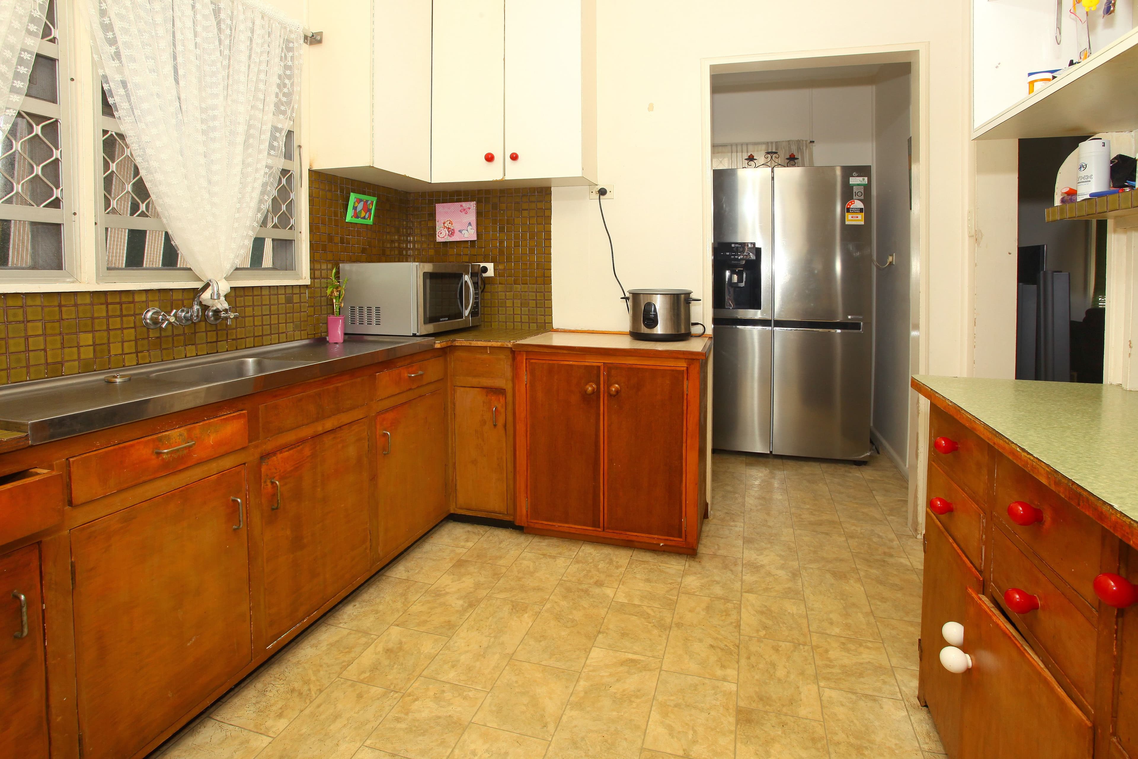 115 Falconer Street, Southport QLD 4215, Southport - Thumbnail 7