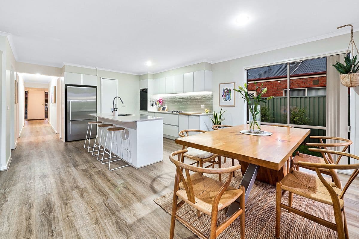 2 Gallop Close, Cranbourne East VIC 3977, Cranbourne East - Thumbnail 5