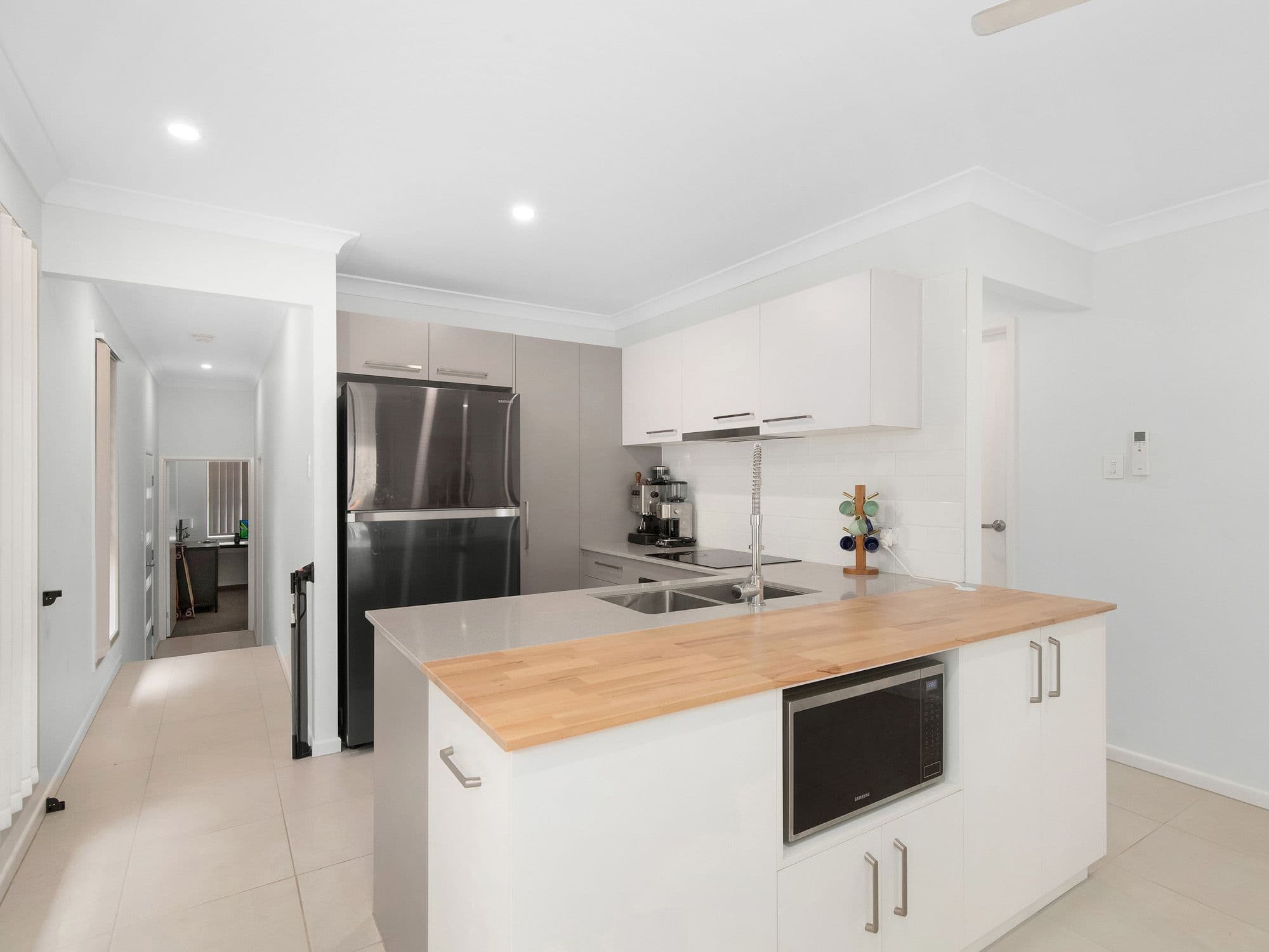 203 Tallagandra Road, Holmview QLD 4207, Holmview - Thumbnail 4