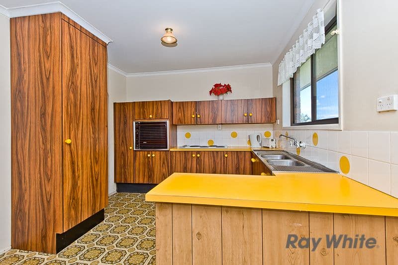6 Sutherland Drive, STRATHPINE QLD 4500, Strathpine - Thumbnail 3