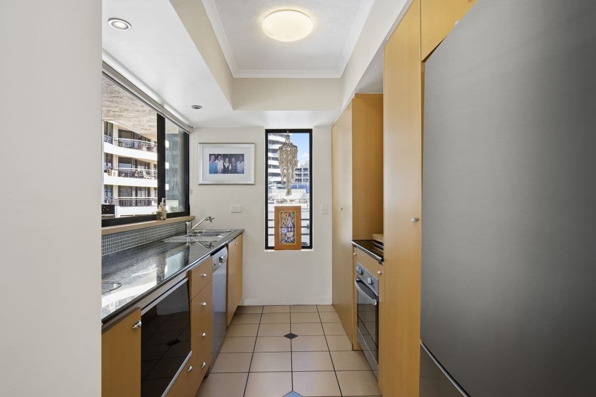 10 Albert Avenue, Broadbeach QLD 4218, Broadbeach - Thumbnail 8