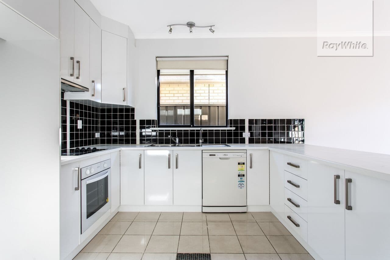 5 Nelson Crescent, Mawson Lakes SA 5095, Mawson Lakes - Thumbnail 2