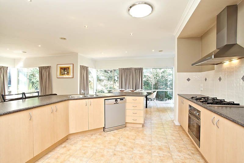 36 Loddon Drive, TAYLORS HILL VIC 3037, Taylors Hill - Thumbnail 3
