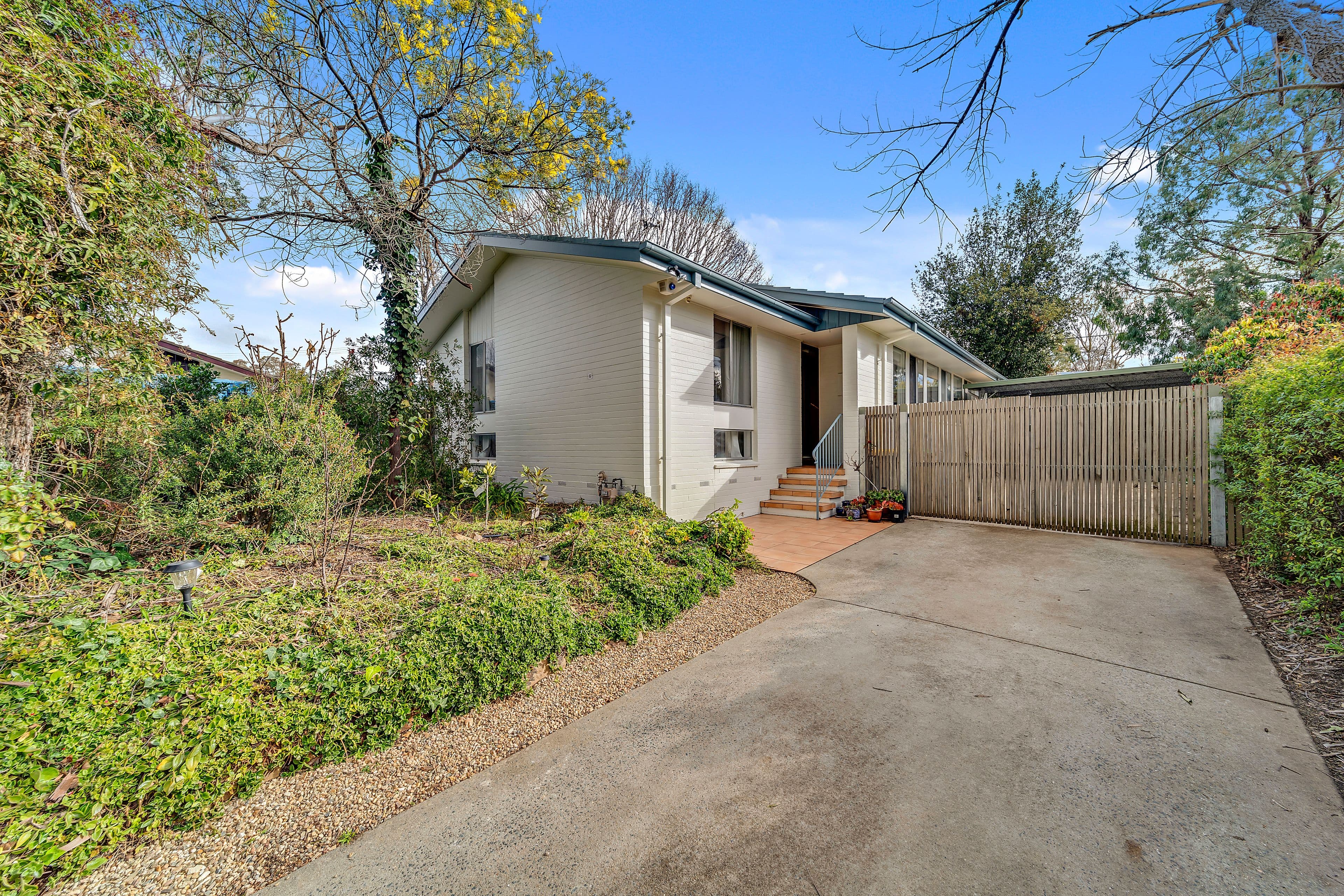 6 Carlton Place, Holt ACT 2615, Holt - Image 1