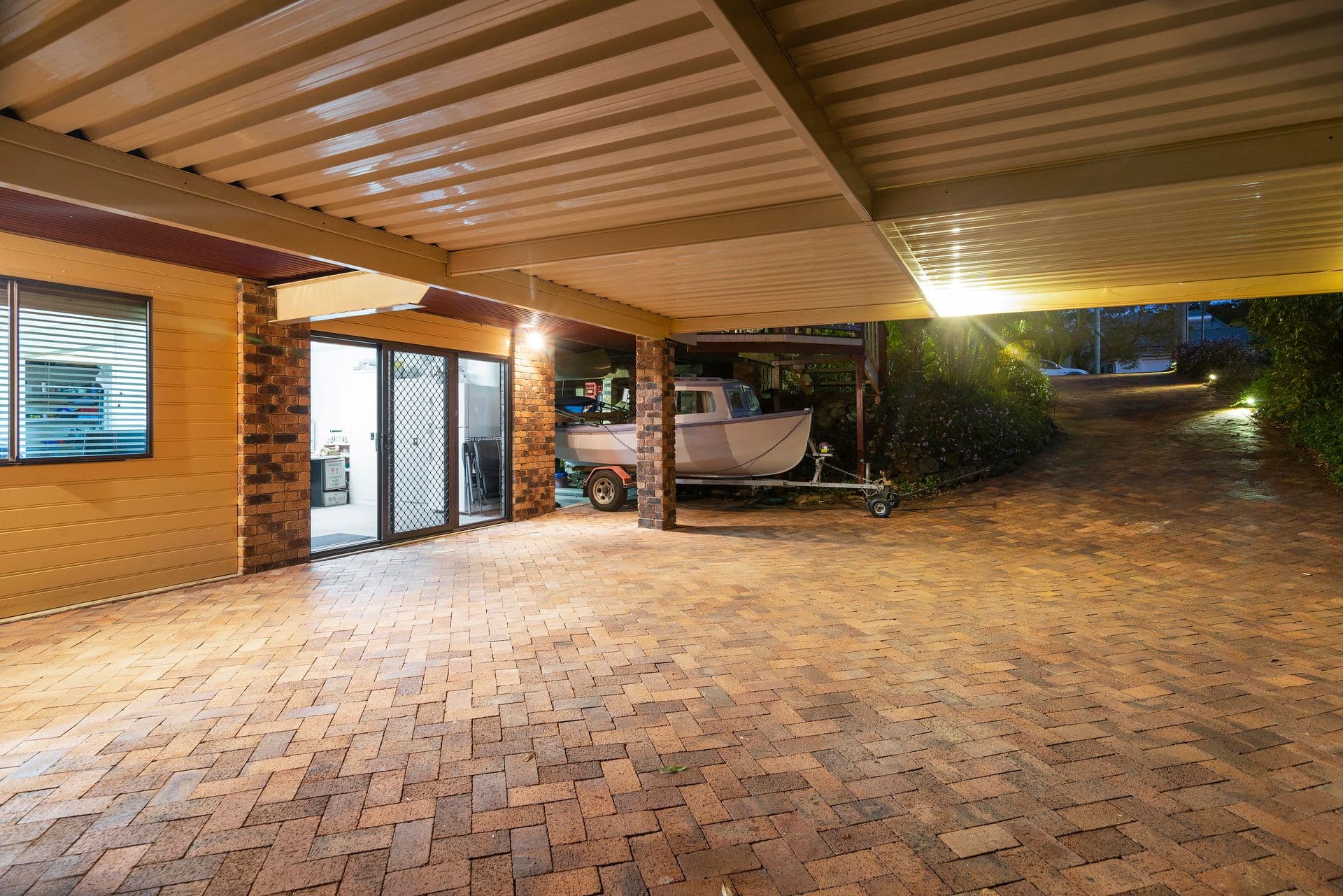 10 Ladds Ridge Road, Burleigh Heads QLD 4220, Burleigh Heads - Thumbnail 5