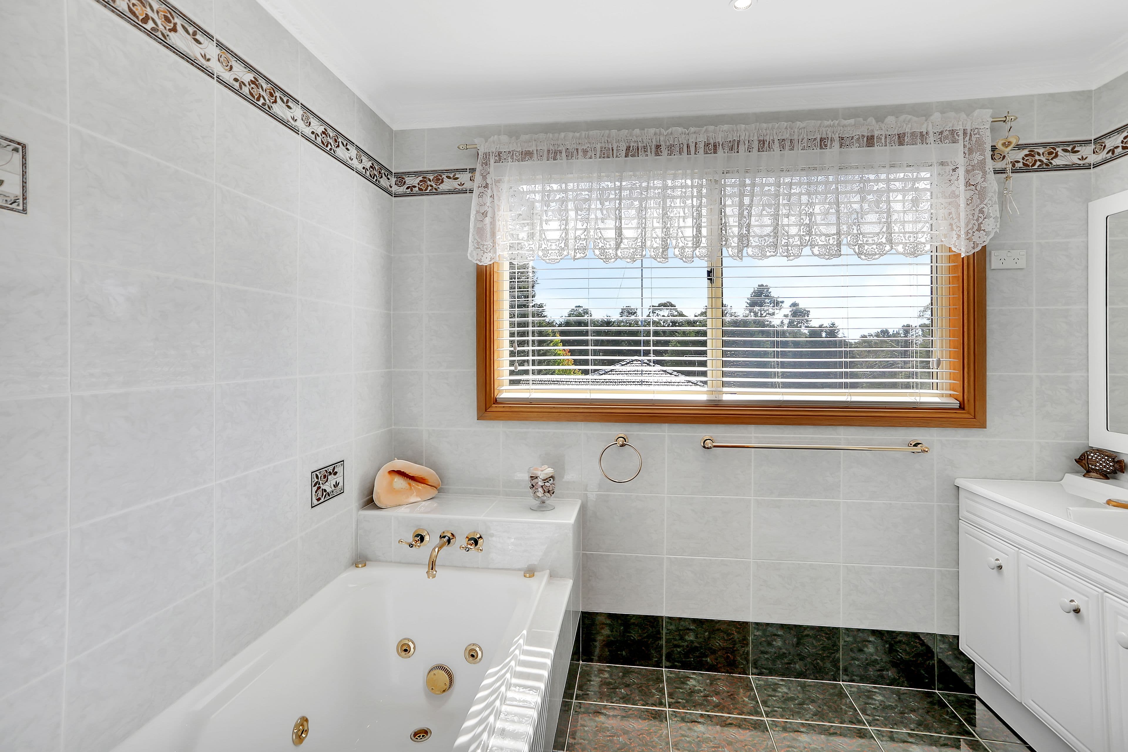 11 Jubilee Avenue, Blackheath NSW 2785, Blackheath - Thumbnail 6