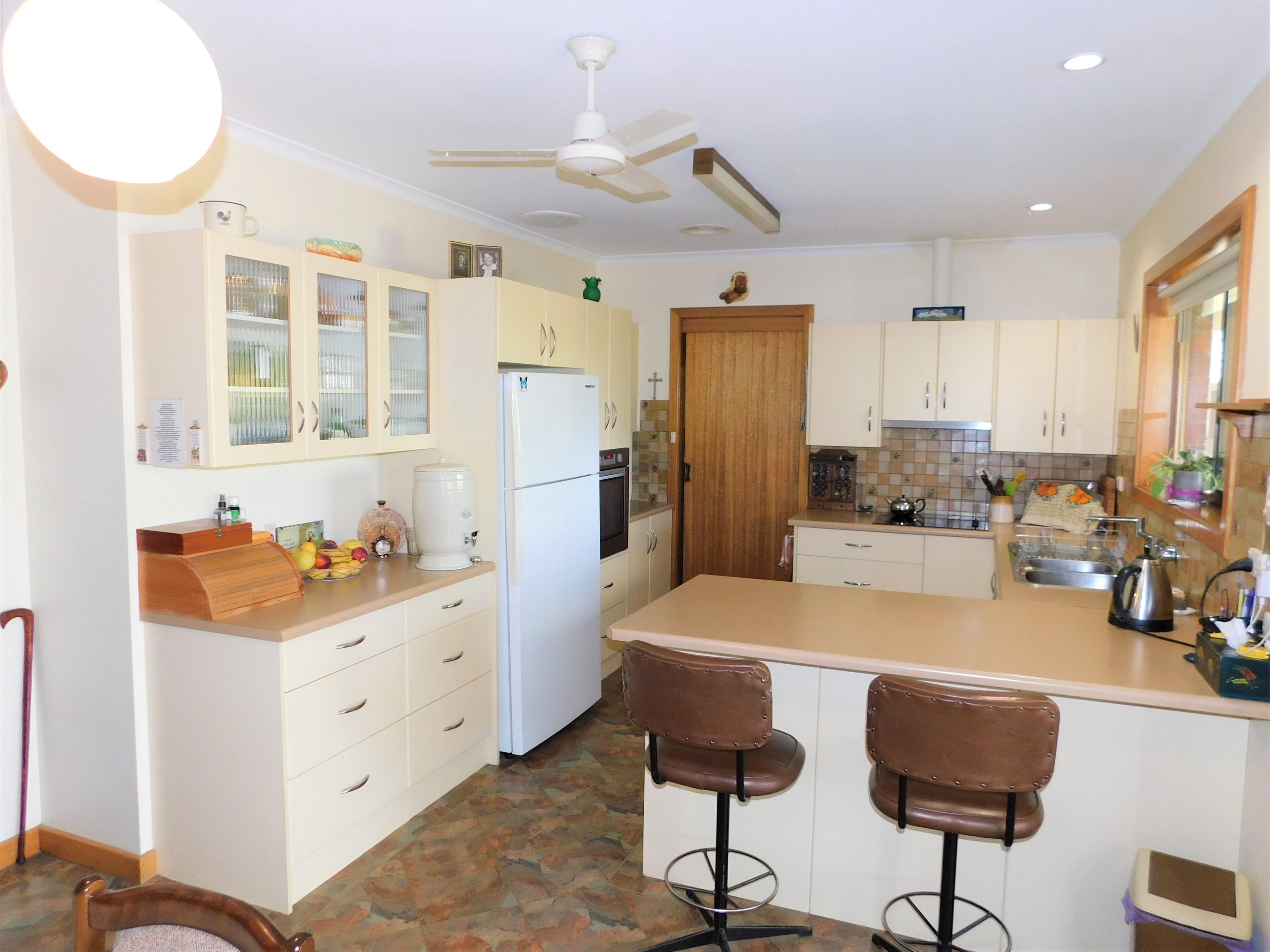 96 Victoria Parade, Bordertown SA 5268, Bordertown - Thumbnail 4