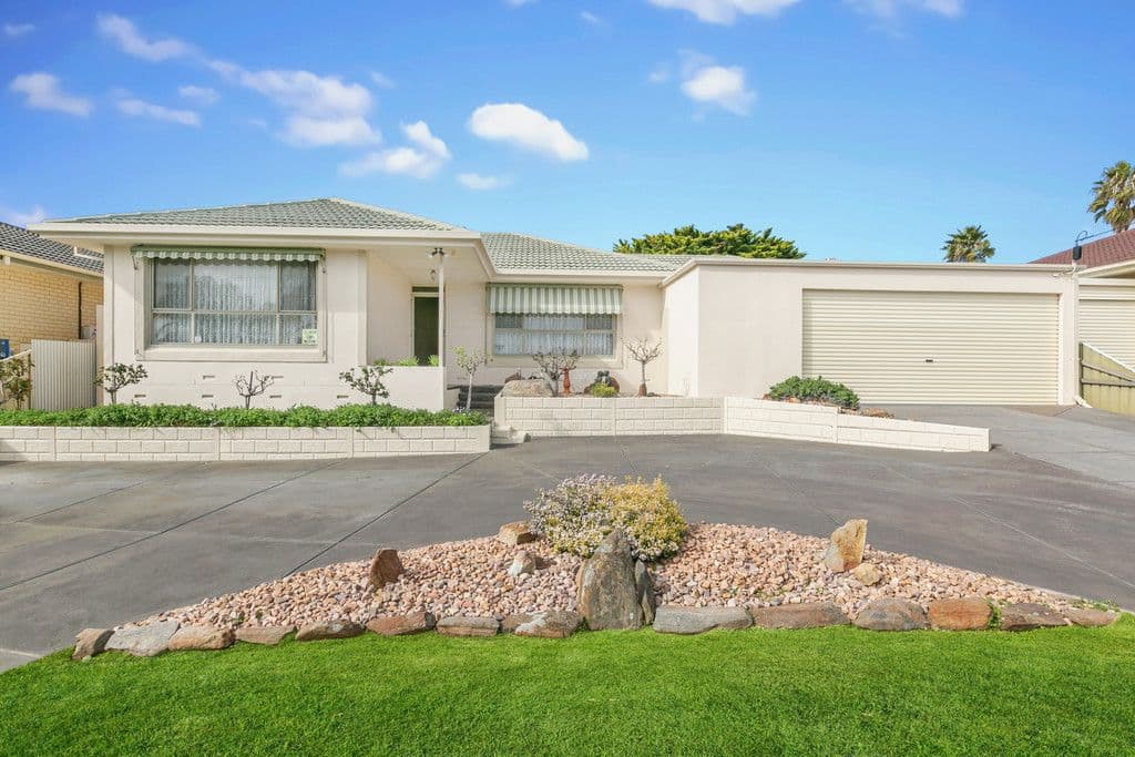 12 Salisbury Avenue, Morphett Vale SA 5162, Morphett Vale - Image 1