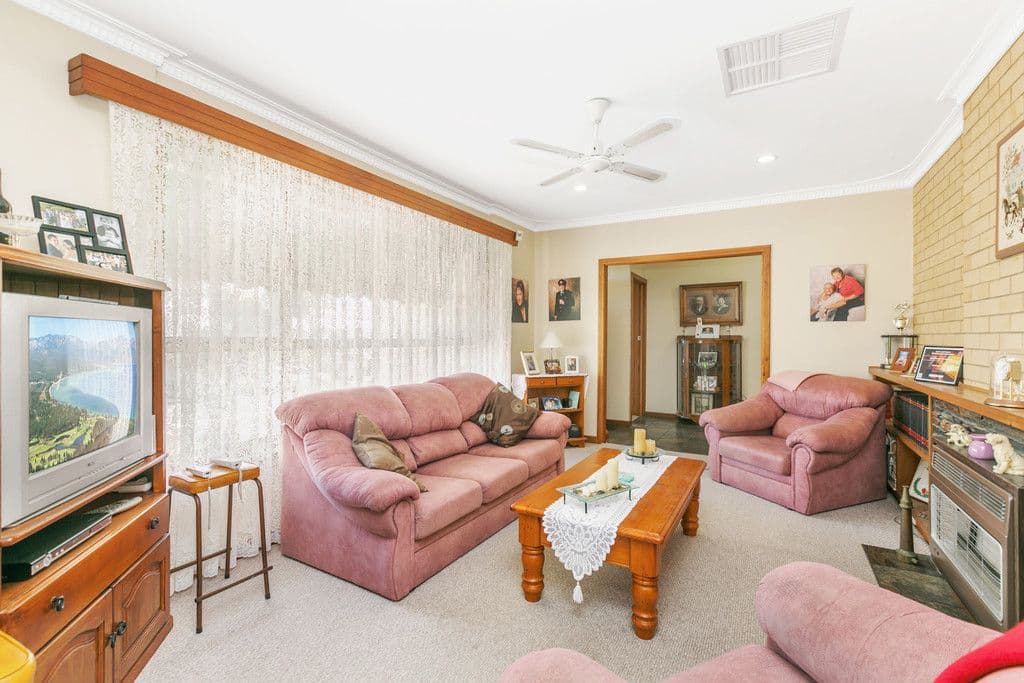 12 Salisbury Avenue, Morphett Vale SA 5162, Morphett Vale - Thumbnail 2