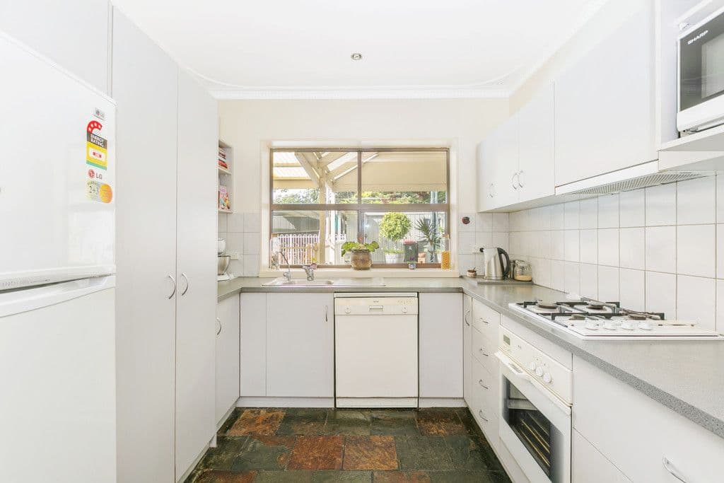12 Salisbury Avenue, Morphett Vale SA 5162, Morphett Vale - Thumbnail 5