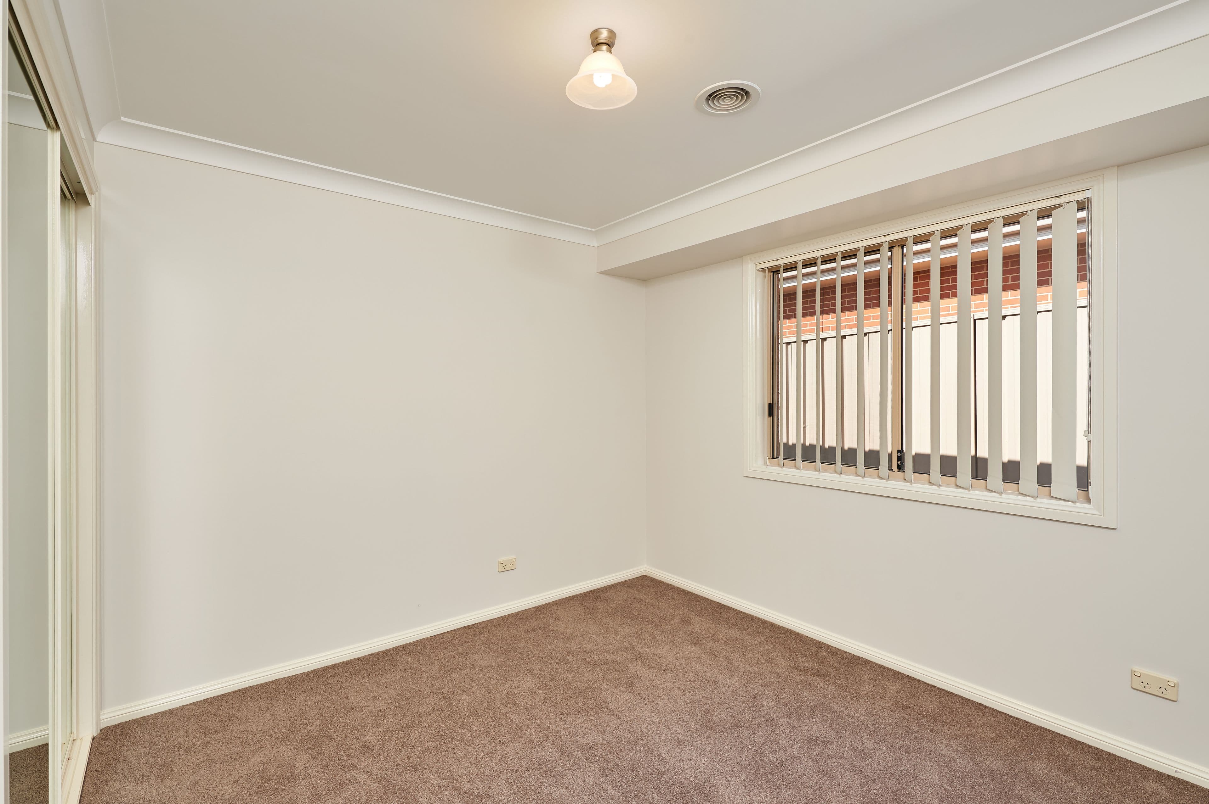 34 Hargrave Avenue, Lloyd - Thumbnail 6