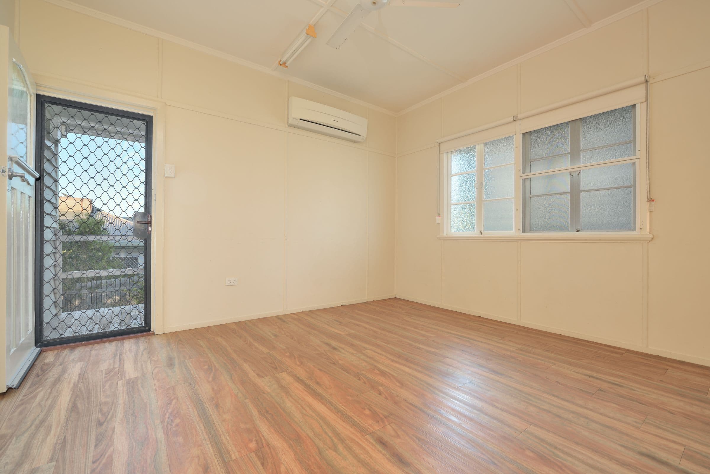 8 Bayne Street, West Gladstone QLD 4680, West Gladstone - Thumbnail 2