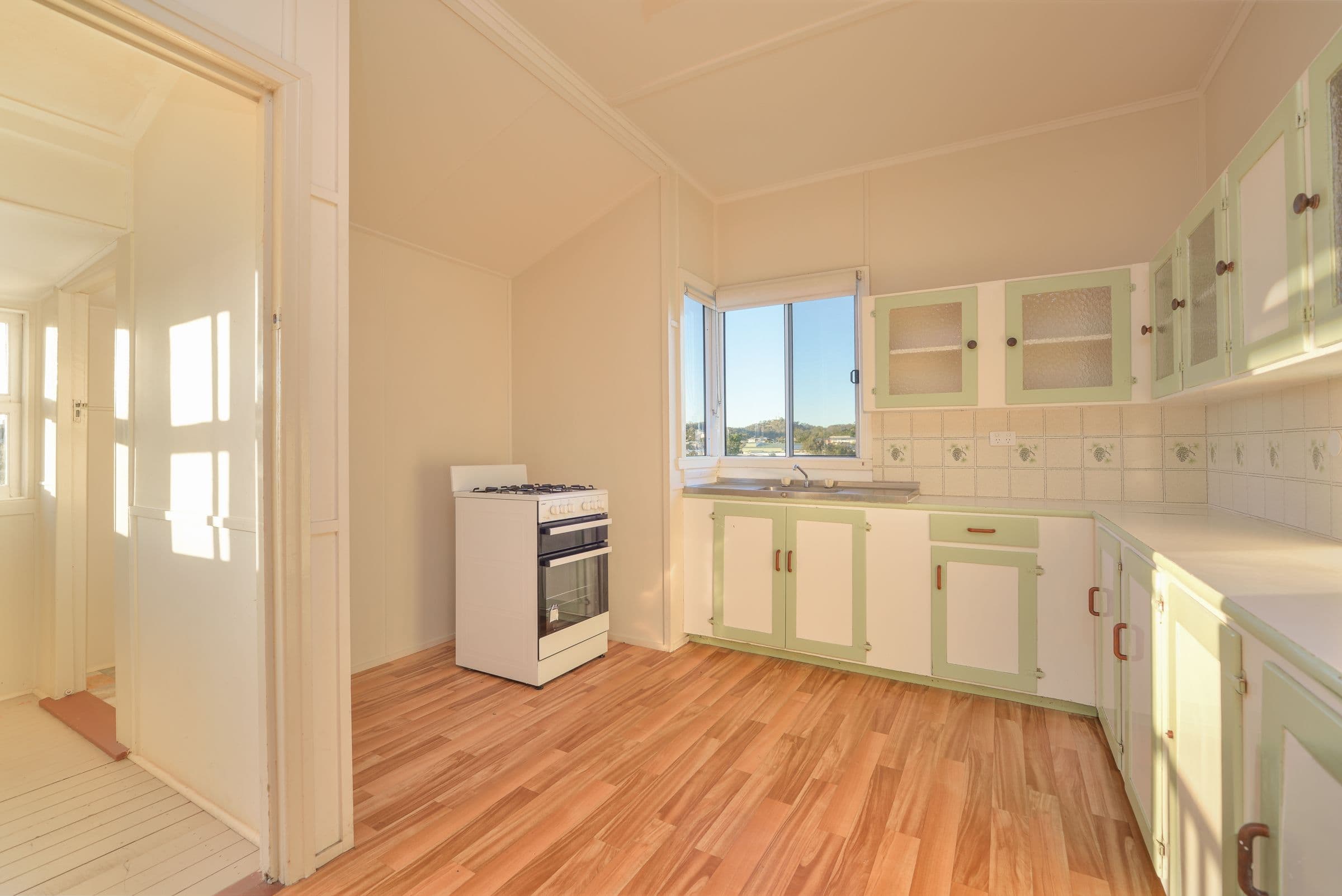 8 Bayne Street, West Gladstone QLD 4680, West Gladstone - Thumbnail 3