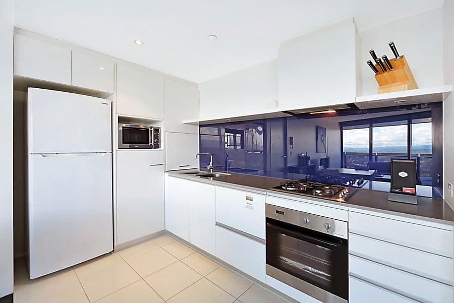  9 Ferny Avenue, Surfers Paradise QLD 4217, Surfers Paradise - Thumbnail 3