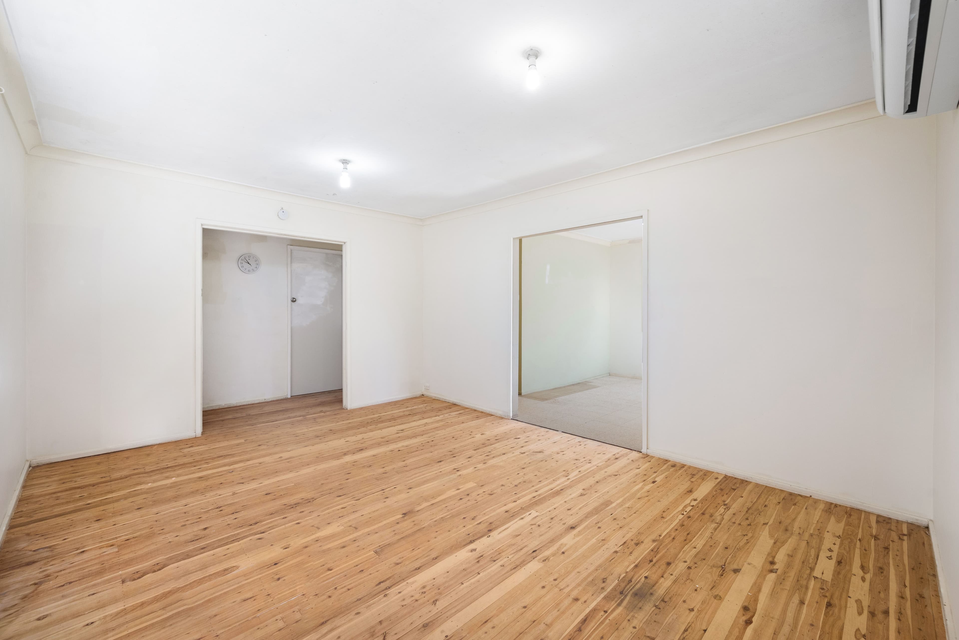37 Brooks Street, Macquarie Fields NSW 2564, Macquarie Fields - Thumbnail 2