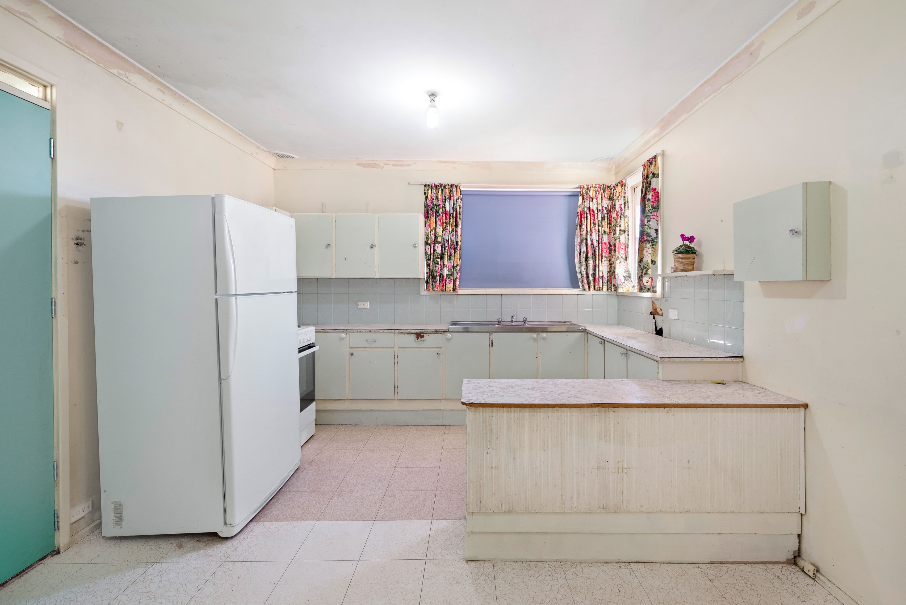37 Brooks Street, Macquarie Fields NSW 2564, Macquarie Fields - Thumbnail 4