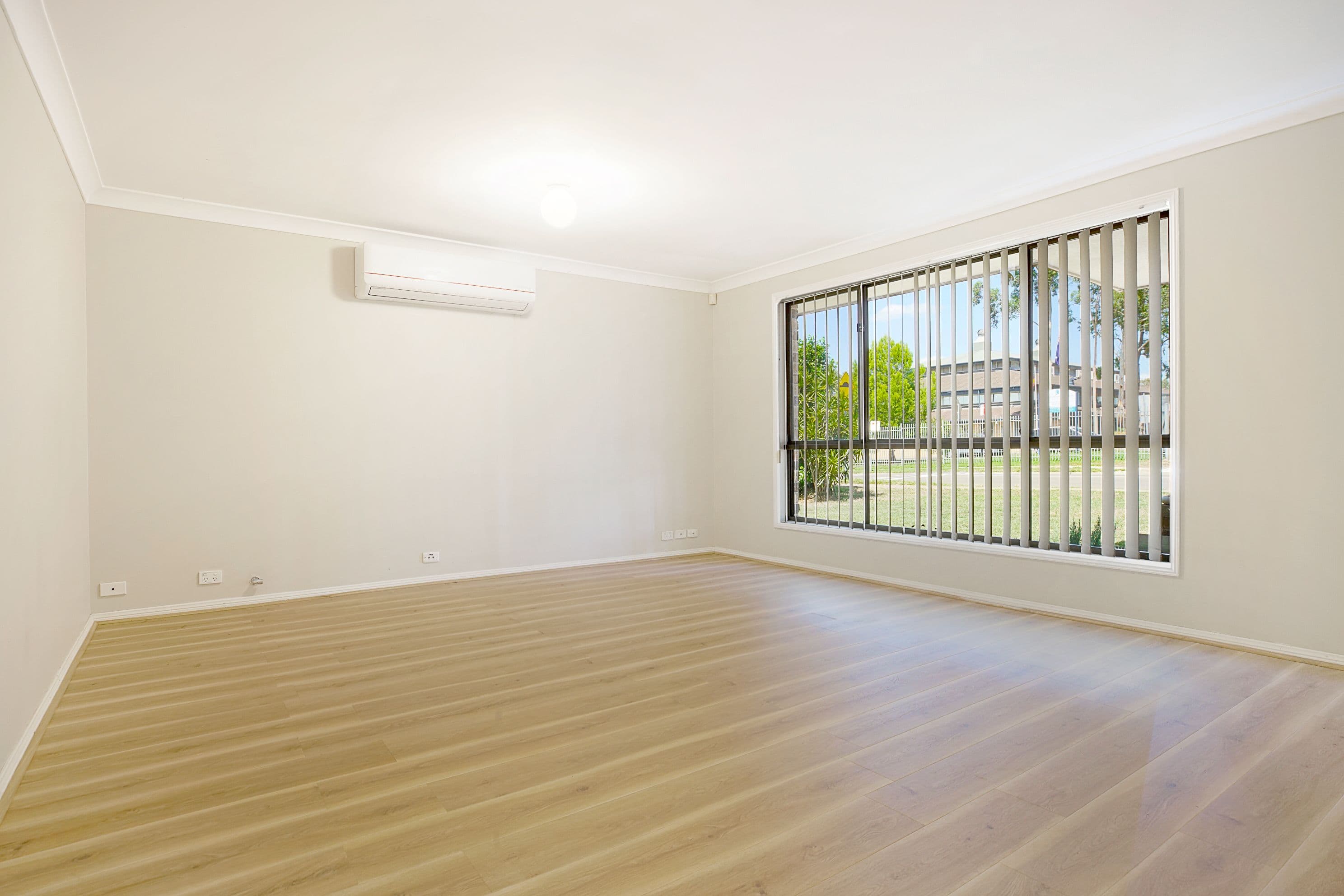 101 The Lakes Drive, Glenmore Park - Thumbnail 2