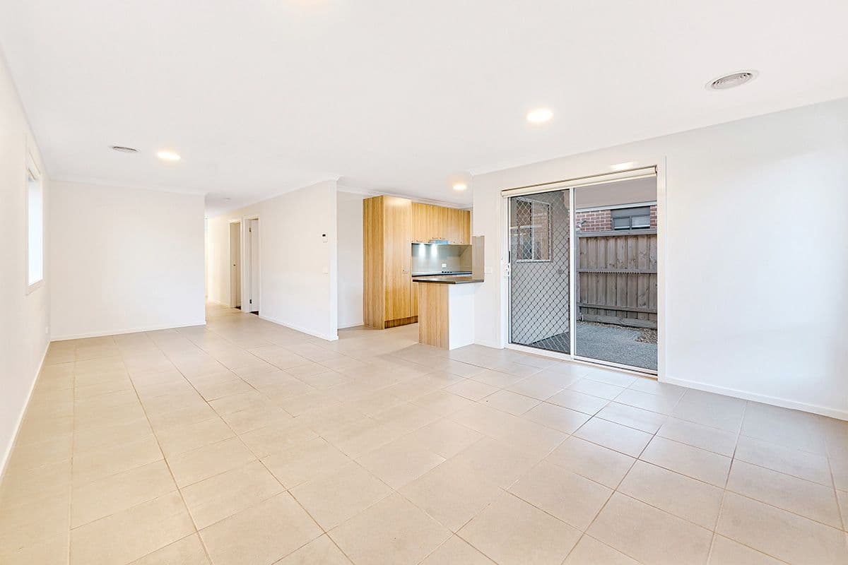 19 Mossey Crescent, CRANBOURNE EAST VIC 3977, Cranbourne East - Thumbnail 7
