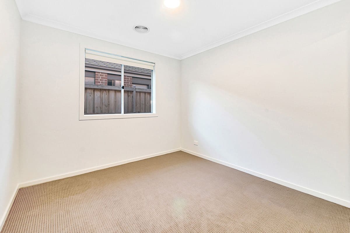 19 Mossey Crescent, CRANBOURNE EAST VIC 3977, Cranbourne East - Thumbnail 8