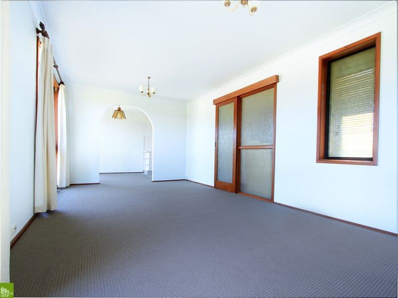 12 Coral Crescent, UNANDERRA NSW 2526, Unanderra - Thumbnail 2
