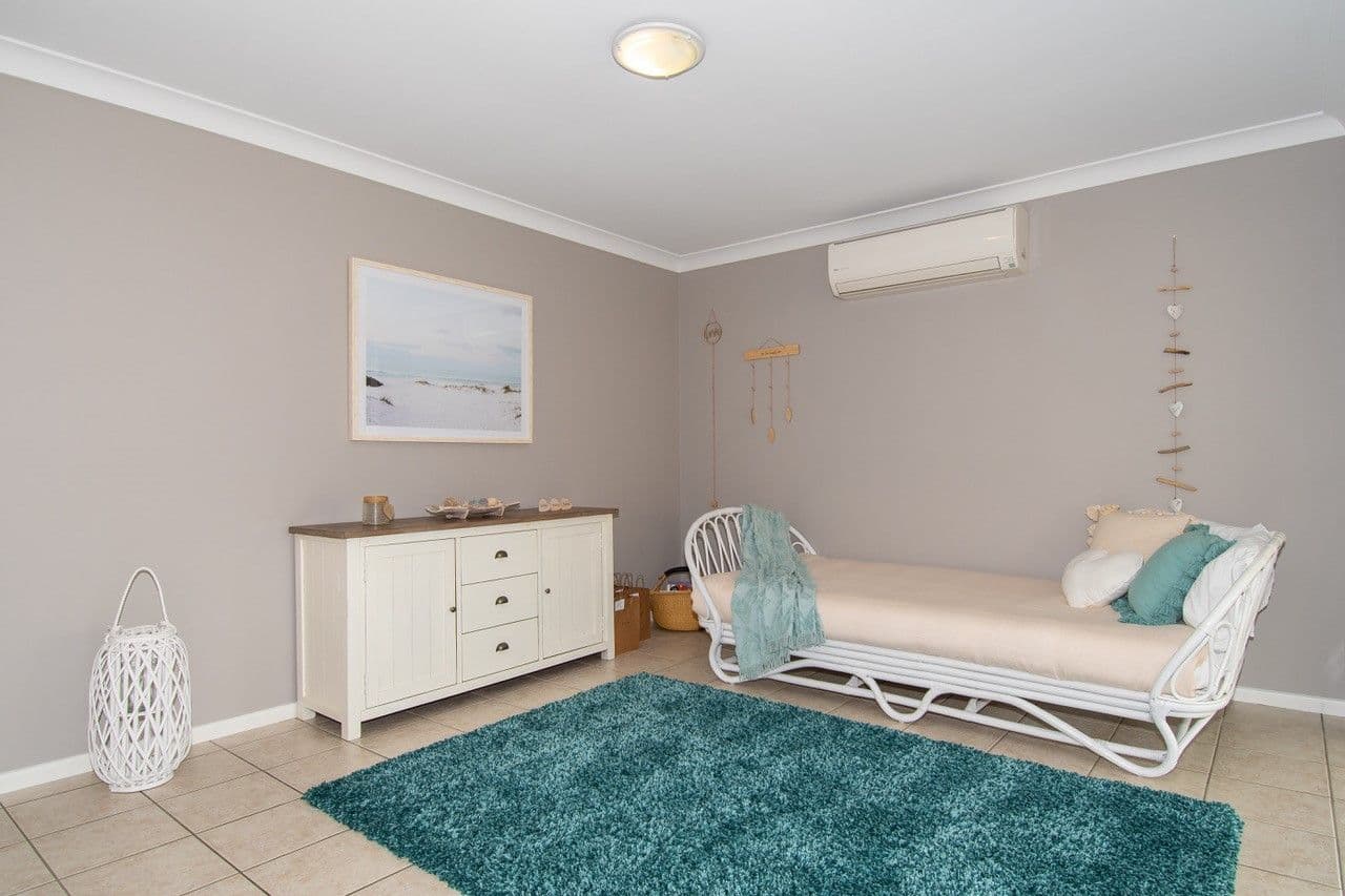 3 Dylan Street, Arundel QLD 4214, Arundel - Thumbnail 2