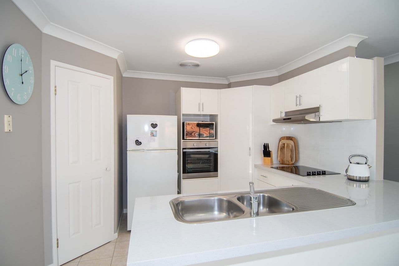3 Dylan Street, Arundel QLD 4214, Arundel - Thumbnail 4