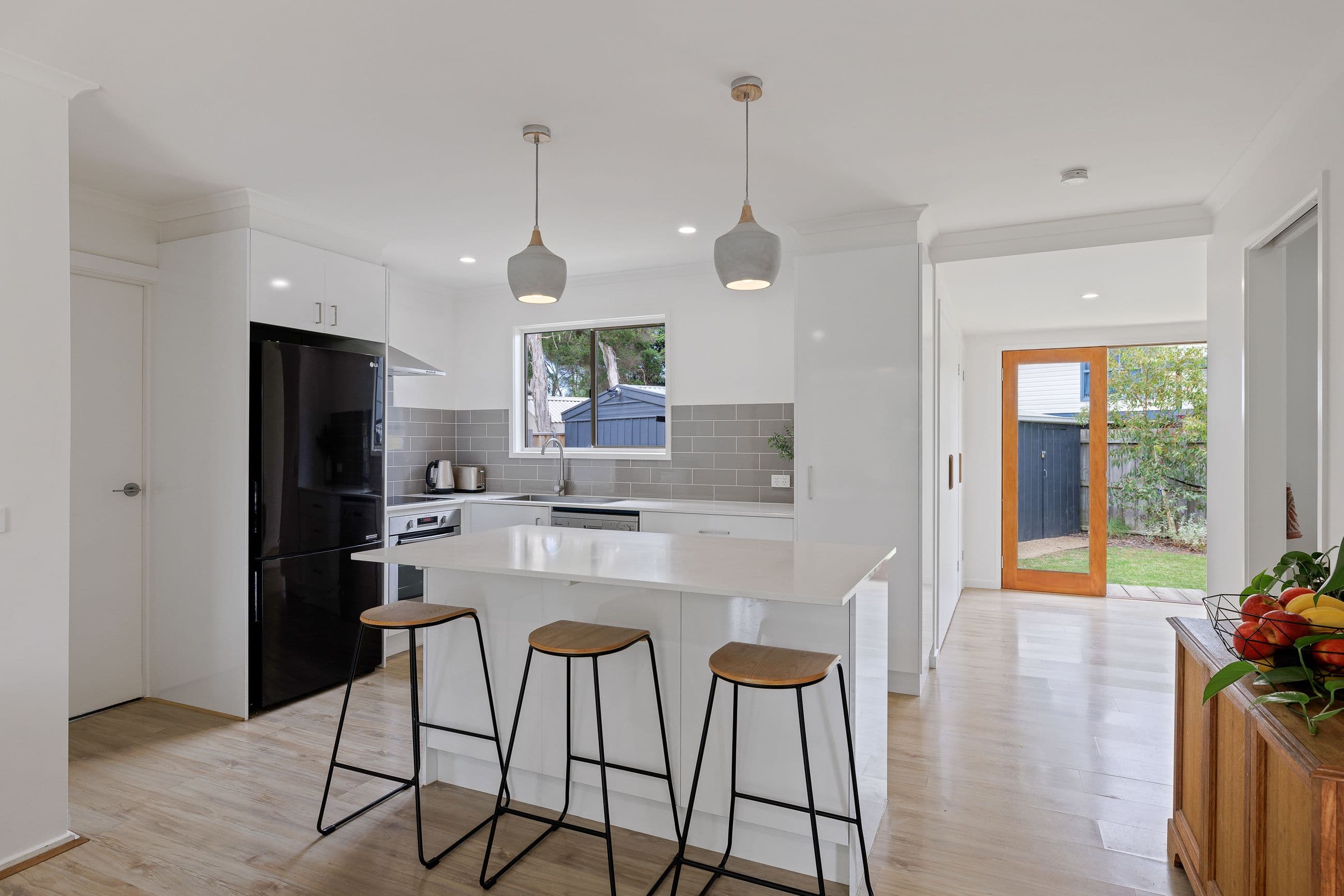 25 Pine Avenue, Cowes VIC 3922, Cowes - Thumbnail 3