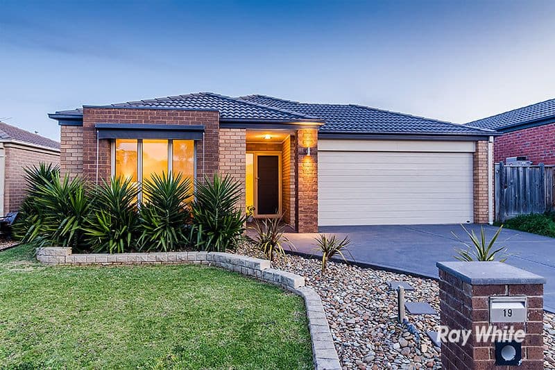 19 Aspendale Place, Lyndhurst VIC 3975, Lyndhurst - Image 1
