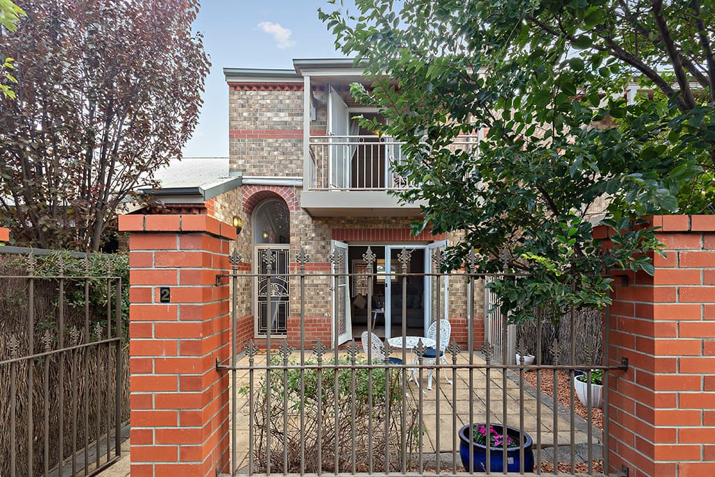 2/3a Hughes Avenue, Kensington - Image 1