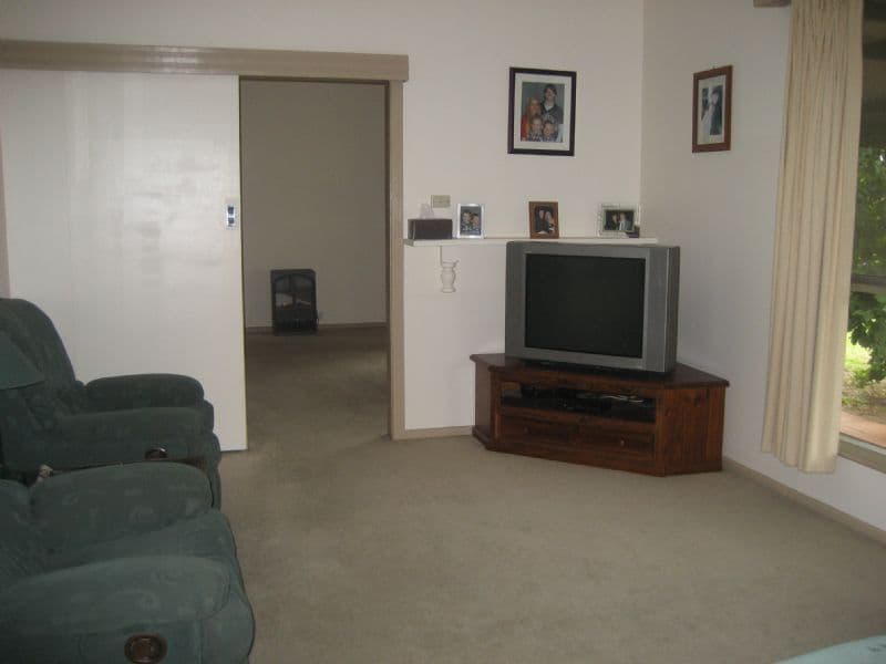 23 Diggora Road, ROCHESTER VIC 3561, Rochester - Thumbnail 4